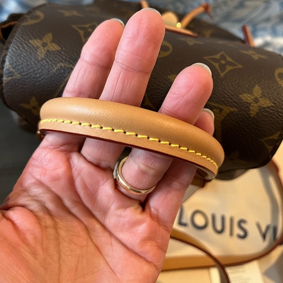 Louis Vuitton Montsouris PM - Picture 4 of 14